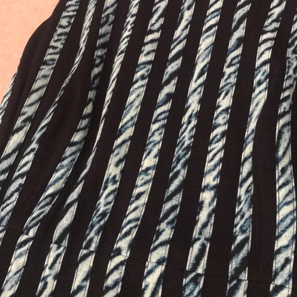 Bcbg black dress with vertical turquoise stripes - Picture 5 of 8